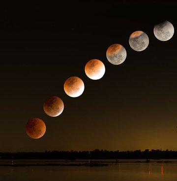9 Kasım burcunun insanları genellikle derinlikli düşünce yapısına sahiptir. Analitik ve sezgisel zekâları sayesinde olayları derinlemesine inceleyebilirler. Sorgulayıcı doğalarıyla bilinirler ve yüzeyin ötesine geçmeyi arzularlar. Gizemli bir çekicilikleri vardır ve etraflarındakileri büyülerler. Peki, 9 Kasım hangi burç? 9 Kasım burcu ne? 9 Kasım yükseleni nedir?