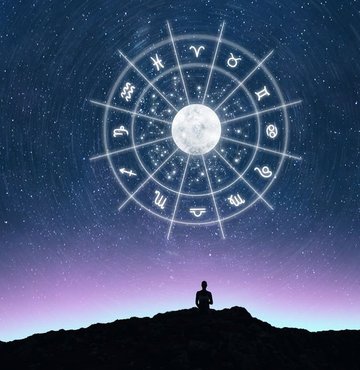 Tarih boyunca astronomi ve astrolojinin hemen hemen her toplum için önemli olduğu bilinmektedir. Konu astroloji olduğunda birçok kişi pür dikkat kesilir. Bu gizemli tarihlerden biri de 28 Mayıs’tır. Bu yazıda 28 Mayıs burcu ne ve yükseleni ne özellikler taşır gibi sorulara yanıt bulabilirsiniz. 