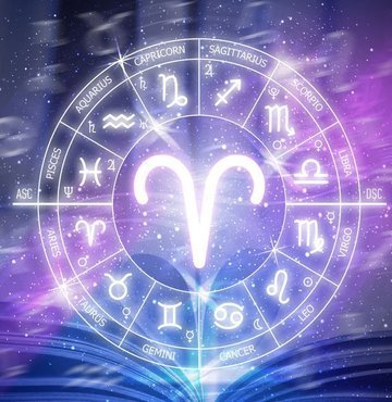 Koç burcu Zodyak’ın ilk burcu ve en sabırsız burcu olarak bilinir. Koç burcunda doğan insanlar, kararlı davranışlarıyla başladıkları işi bitirmeyi severler. Yönetme yeteneğinin yanı sıra güçlü bir iradeye ve fiziksel güce sahiptirler. İnsanlara kendilerini kanıtlamayı severler. Tek başına bir şeyleri başarmak en büyük arzularıdır. Koç burcu özellikleri arasında en belirgin nitelik bireysel, savaşçı ve dürtüsel olmalarıdır.