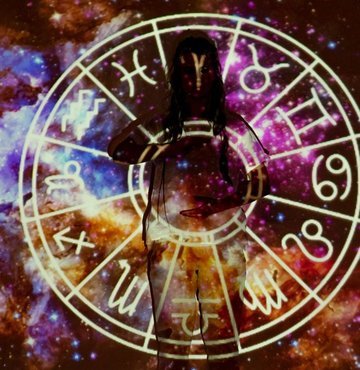 Mayıs ayında doğan kişilerin bahar aylarına olan ilgisi yüksektir. Kıştan yaza geçiş zamanı olan bu dönemlerde doğan kişiler, hayata daha pozitif bakar. Gün ve tarihe göre burçların etkileri değiştiğinden 20 Mayıs hangi burç gibi sorularla sıkça karşılaşılır. 20 Mayıs burcu yorumu ve yükseleni gibi önemli bilgilere ulaşmak isterseniz yazının devamını inceleyebilirsiniz. 