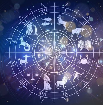 12 Eylül burcu bireyleri analitik düşünce yapısına sahip, detaylara önem veren ve pratik zekaya sahip kişilerdir. Mantıklı bir yaklaşımla sorunları çözmekte yeteneklidirler ve genellikle akılcı kararlar alırlar. Bu bireyler genellikle disiplinli, çalışkan ve sorumluluk sahibidirler. Görevlerini titizlikle yerine getirirler, planlı bir şekilde hareket ederler ve hedeflerine ulaşmak için kararlılıkla çalışırlar. Detaylara olan hassasiyetleri sayesinde başarı elde etme eğilimindedirler. Peki, 12 Eylül hangi burç? 12 Eylül burcu ne? 12 Eylül yükseleni nedir?