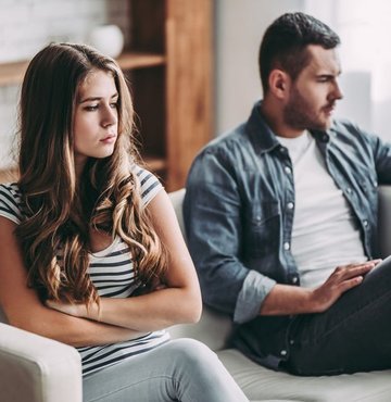 Özellikle sosyal medya ve flört uygulamaları çağında, flört konusunda karışık duygular hakim! Bir yandan sosyalleşmek ve yeni insanlarla tanışmak eğlenceli gelse de flört etmek gerçek bir engel olabilir. Randevuya çıkmadan önce karşıdaki kişiyle uyumlu olup olmadığınızı öğrenmek istiyorsanız, bunun için popüler bir yol olan astrolojiden faydalanabilirsiniz. İşte astrologlara göre en uyumsuz burçlar!