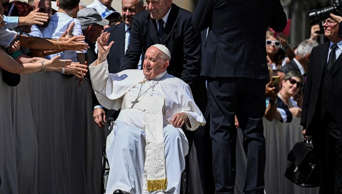 Papa Franciscus hastaneye yattı