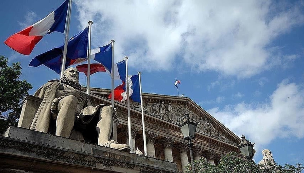 AP 'Fransız'ı hakaret sayınca diplomatik kriz çıktı